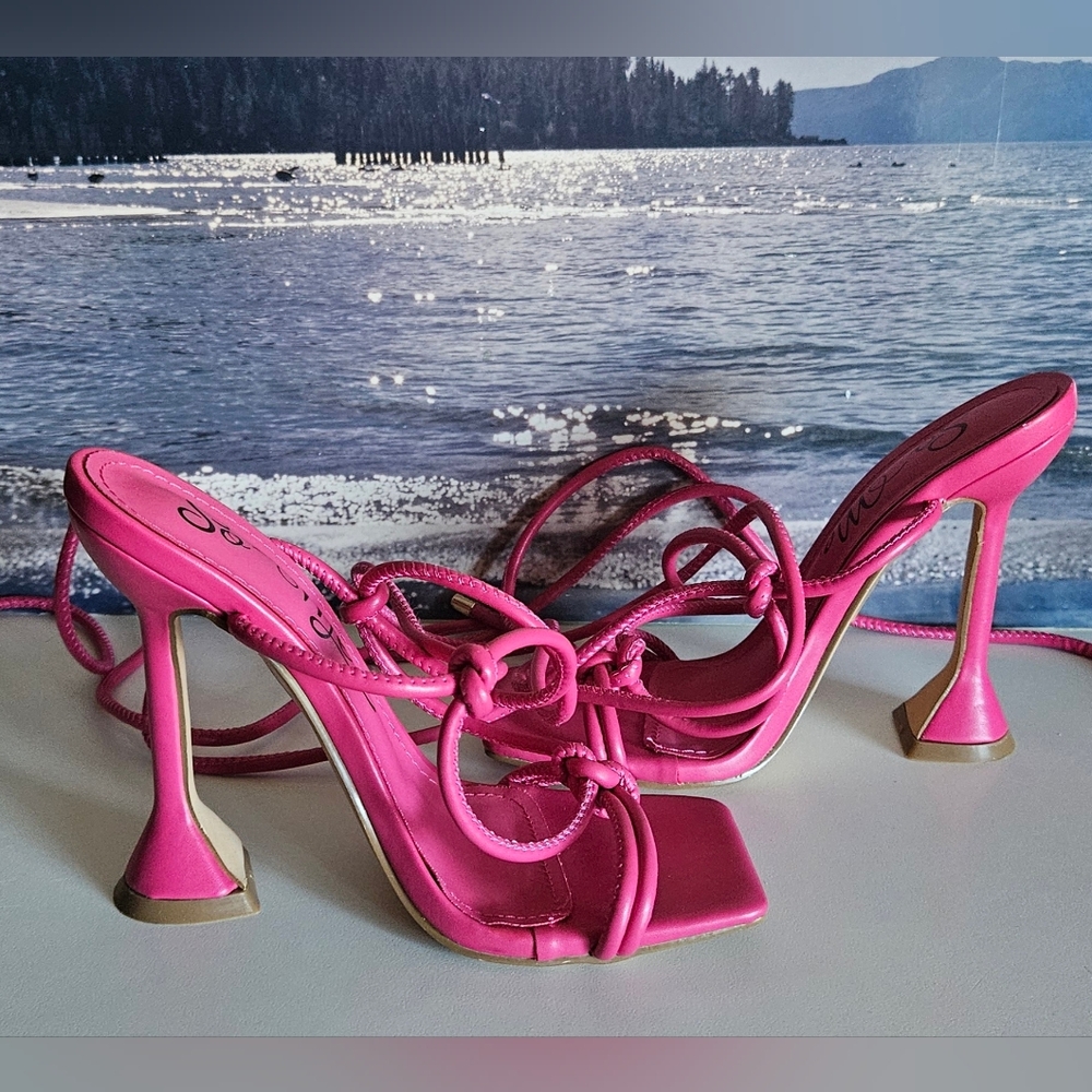 NWOT So Me Wrap Around Heels